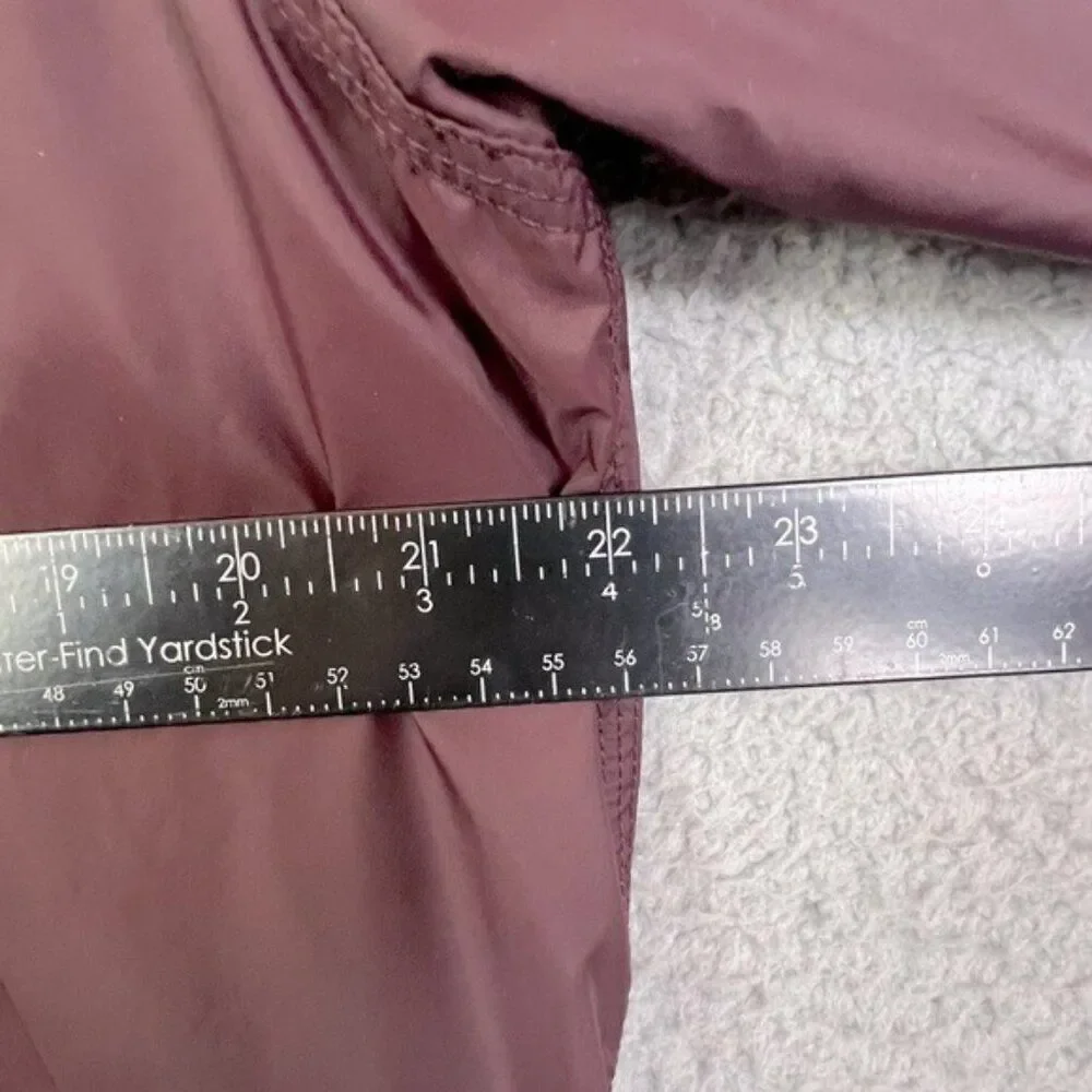 CARHARTT WOMENS RAIN WINDBREAKER WITH NON-REMOVABLE HOOD SIZE XL WINE COLORED